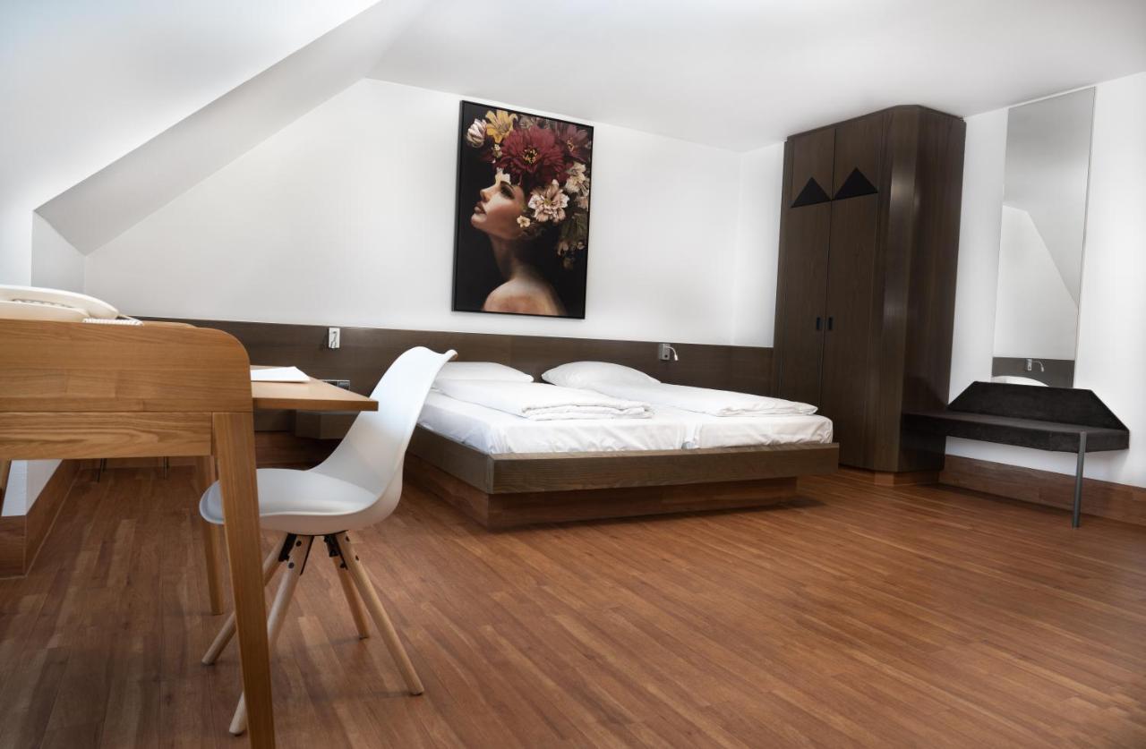 Stadthotel היילברון מראה חיצוני תמונה